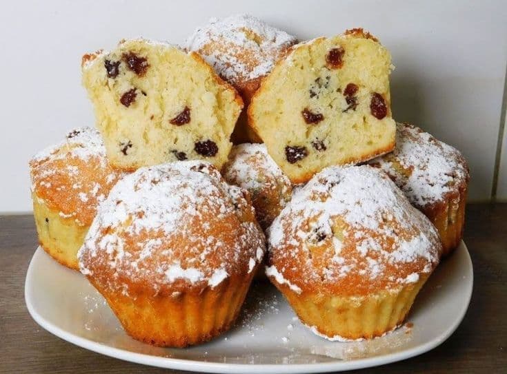 Кексы с изюмом